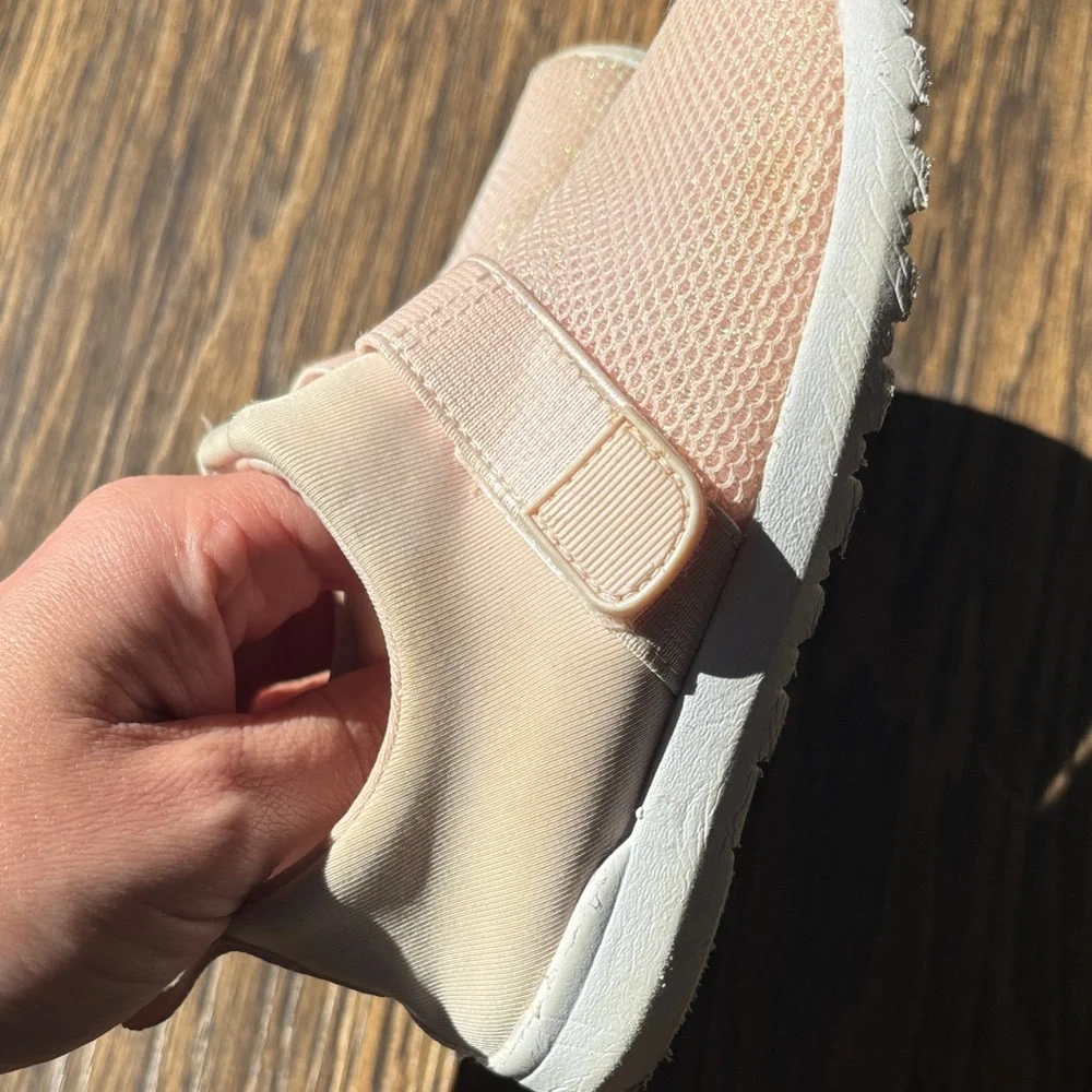 Kids Pink Slip-On water shoes